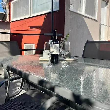 Four Seasons House Σπίτι διακοπών *